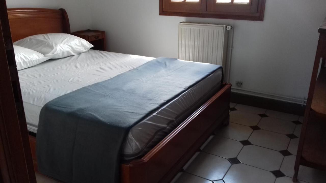 Gîte Les Vignettes Bourgeauville Extérieur photo