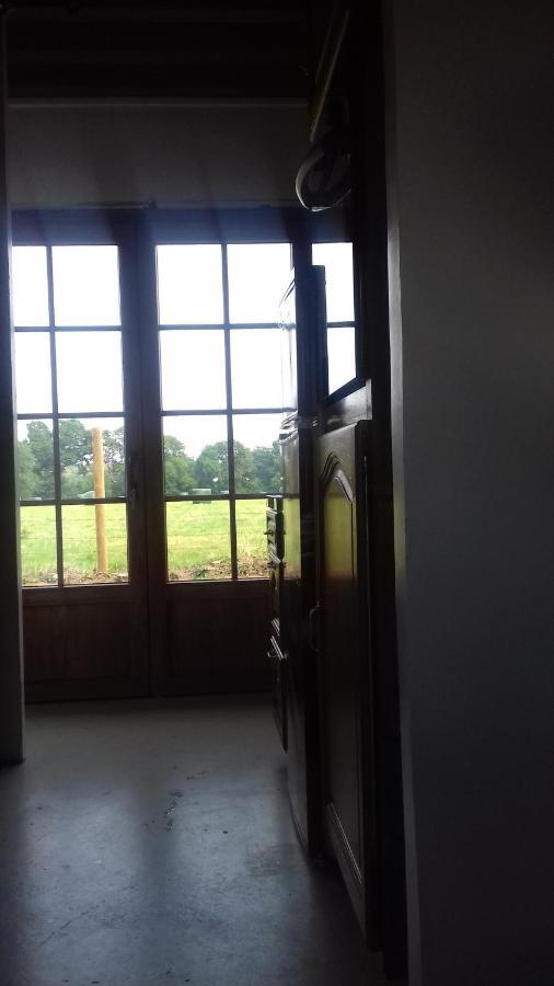 Gîte Les Vignettes Bourgeauville Extérieur photo