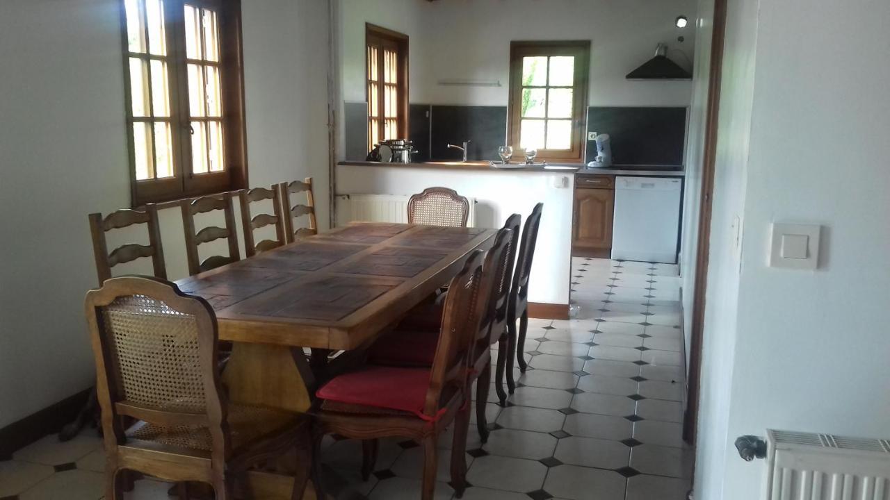Gîte Les Vignettes Bourgeauville Extérieur photo